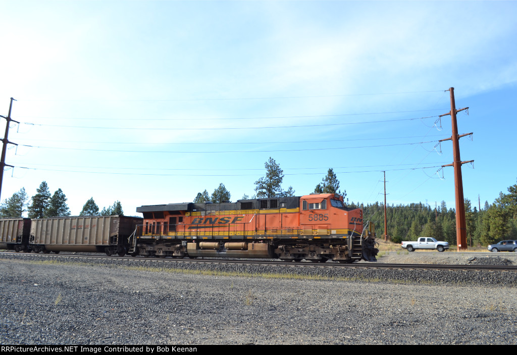 BNSF 5885